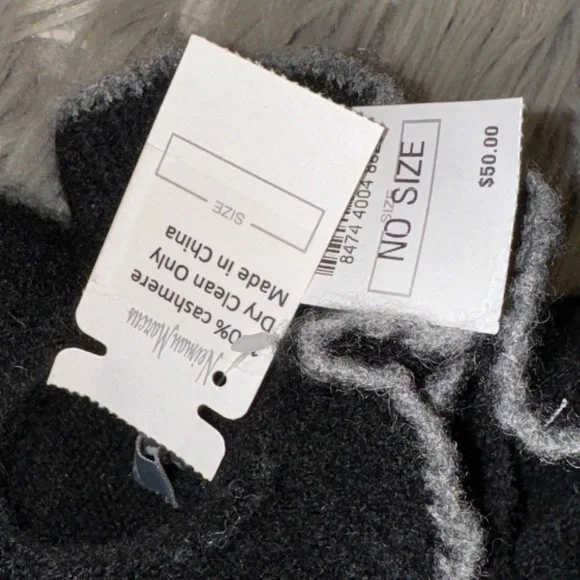 NWT Vintage Neiman Marcus 100% Cashmere Ruffle Hem Black Gloves O/S - Picture 3 of 3